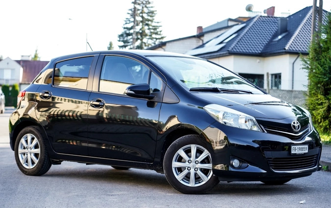 Toyota Yaris cena 32900 przebieg: 180598, rok produkcji 2012 z Radom małe 704